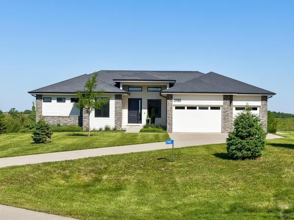 2985 142nd Ct, Van Meter, IA 50261