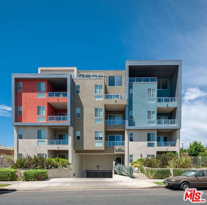 1st image of 4211 Redwood Ave Unit 210