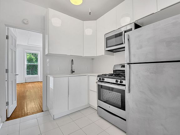 4th image of 278 Clifton Pl #2