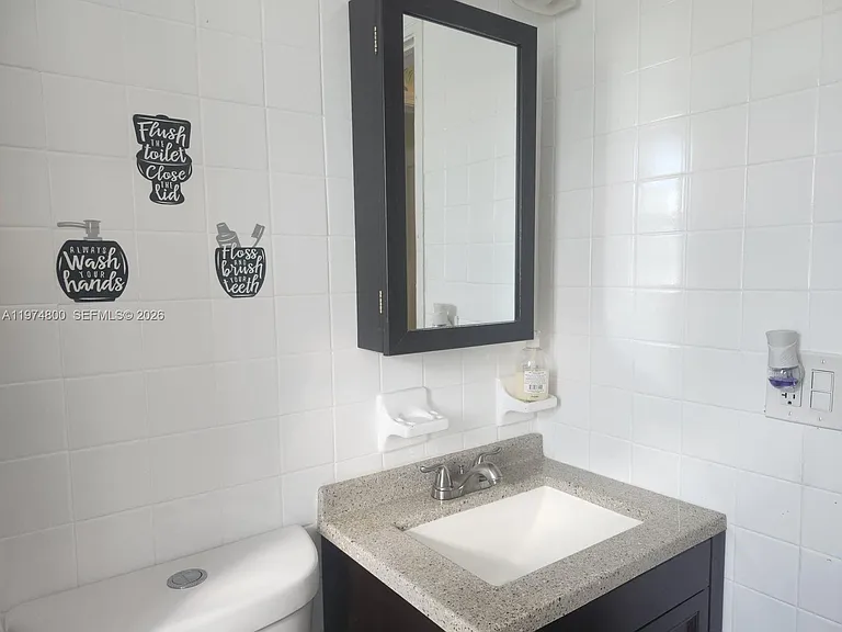 11220 NE 11th Pl #11220 — Photo 18