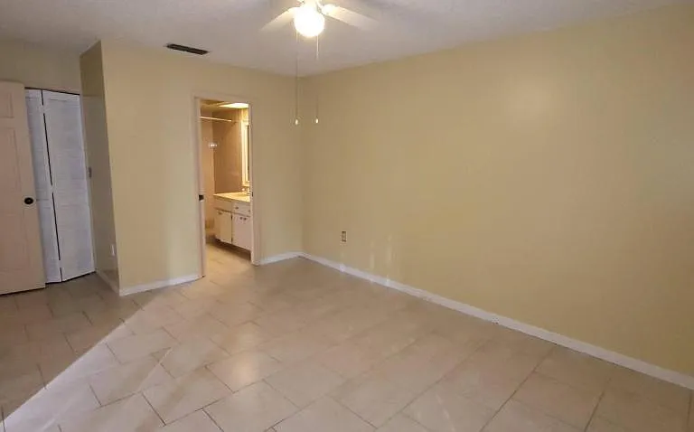 11224 Versailles Ln — Photo 5