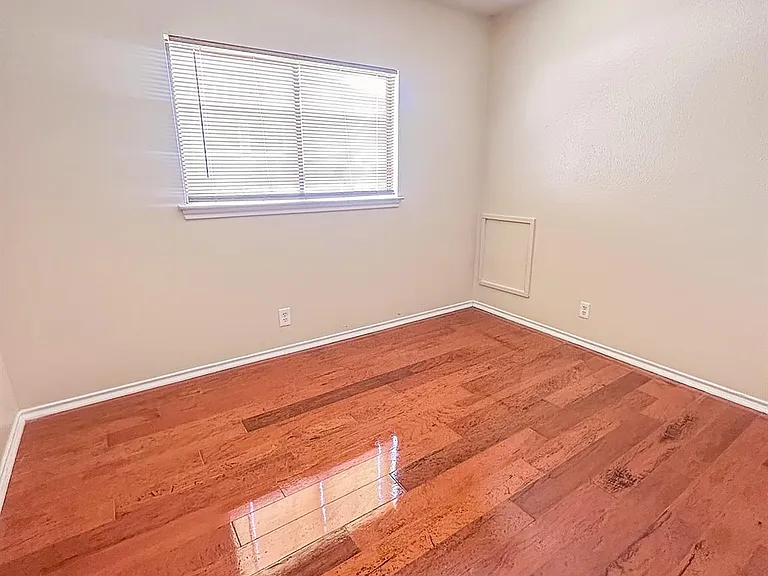 2909 Donnell Dr — Photo 10