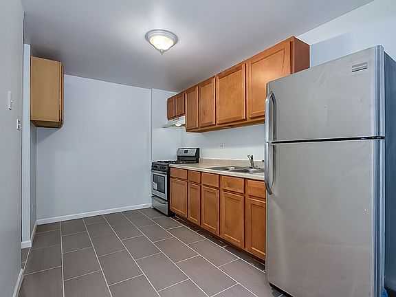 2nd image of 7632 S Stewart Ave APT 2D