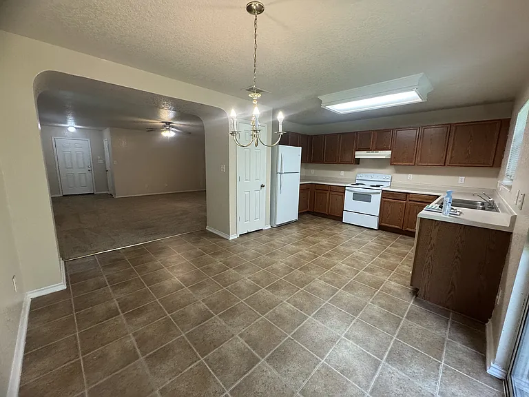 7203 Balcon Is — Photo 11