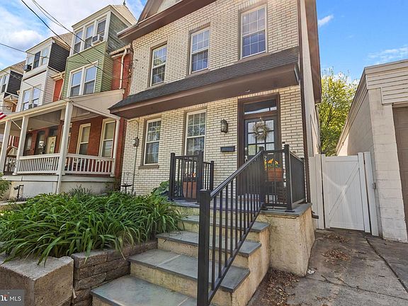 3rd image of 322 New Holland Ave