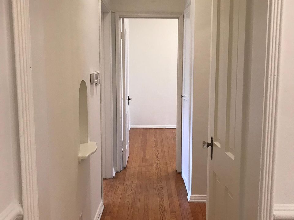 1st image of 7922 Rosewood Ave
