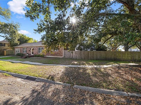 3rd image of 5122 Pratt Dr