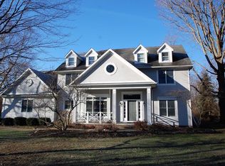 5694 Weeping Willow Dr, Hudson, OH 44236