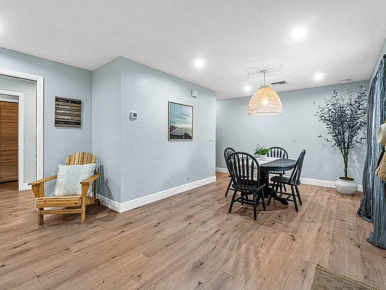 3303 Custer Ave — Photo 20
