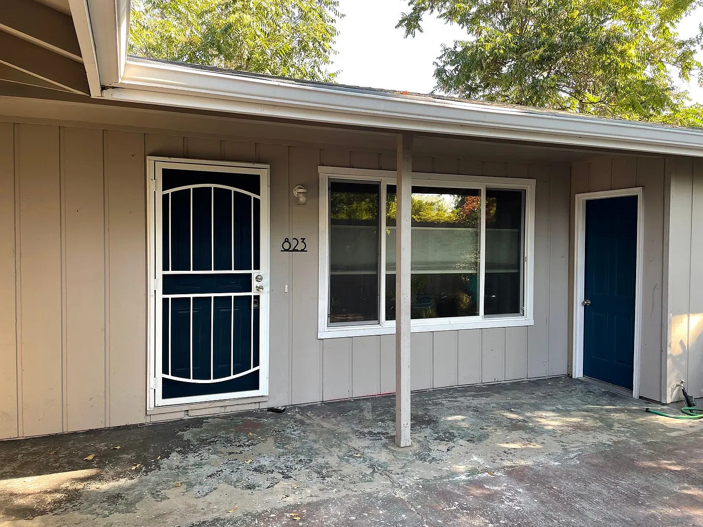 Nice 2 Bedroom 1 Bathroom Duplex — Photo 1
