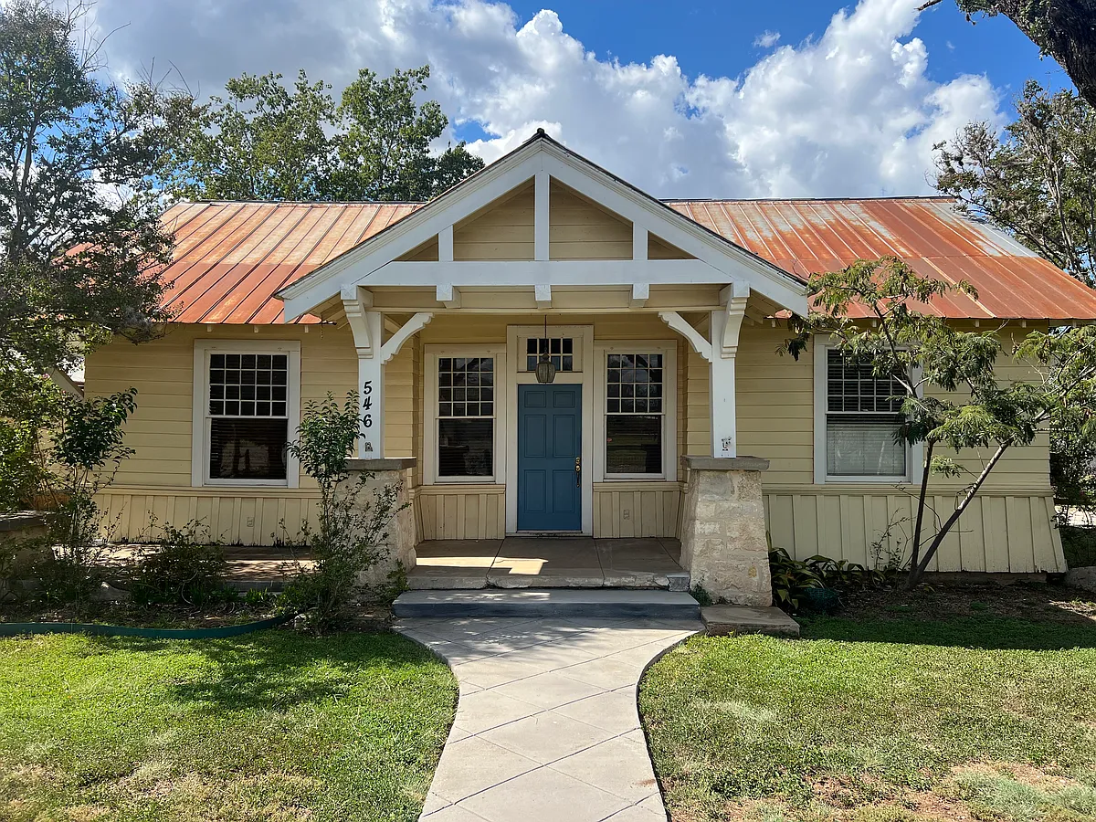 Building Photo - 546 Waring Welfare Rd