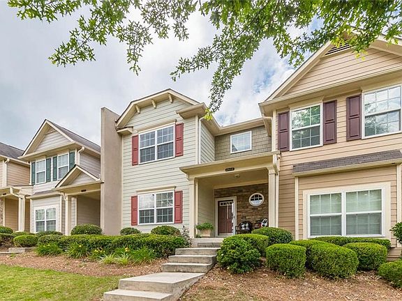 5th image of 2474 Suwanee Pointe Dr