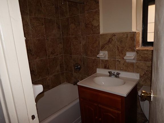 3rd image of 1160 Evergreen Ave APT 4E
