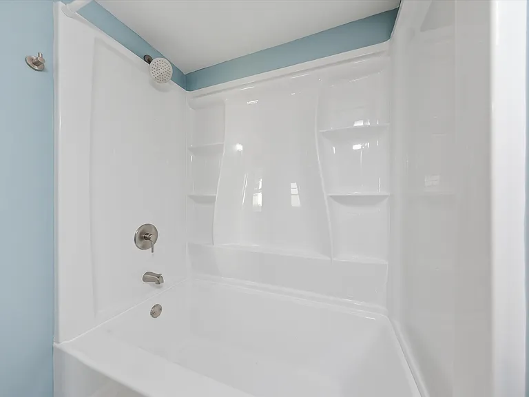 1072 Rocky Springs Rd — Photo 4