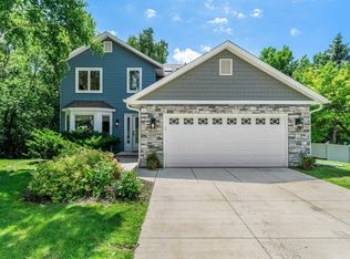 6515 Gray Fox Curv, Chanhassen, MN 55317