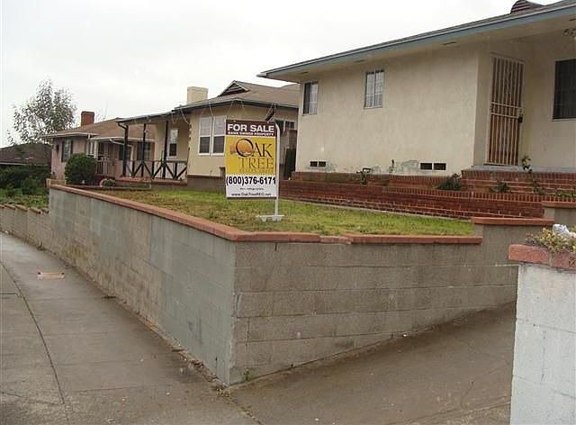 1st image of 813 N Wilcox Ave