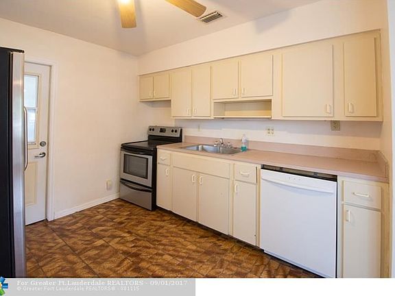 2nd image of 1337 NE 40th Ct