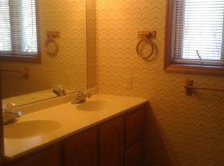 11 Thayer Ln, Red Hook, NY 12571