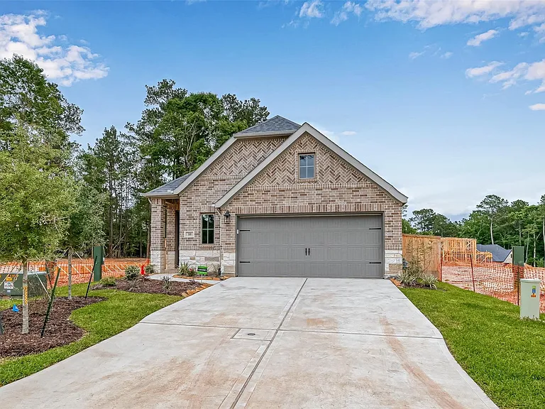 308 Mullins Ct — Photo 5