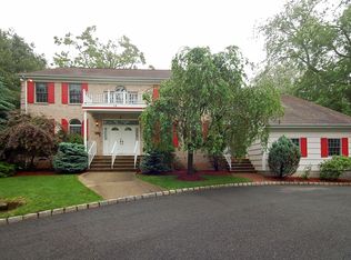14 Hamilton Dr W, Caldwell, NJ 07006