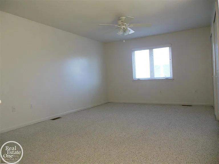 29800 Riverside Bay Ct — Photo 6