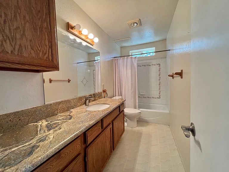 27030 Oakflat Dr — Photo 10