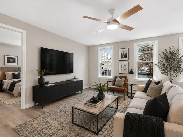 324 W 3rd St #1, South Boston, MA 02127