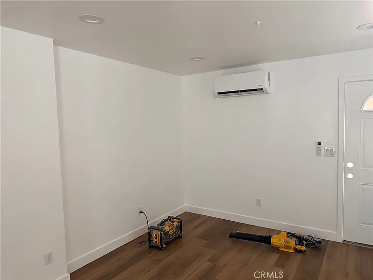 988 Valencia St #6 — Photo 17