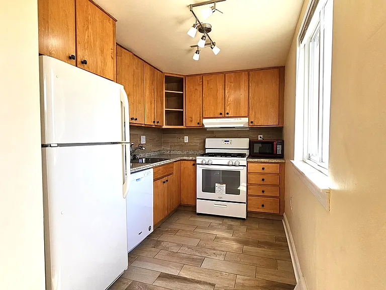 2806 Ryerson Pl #1 — Photo 8