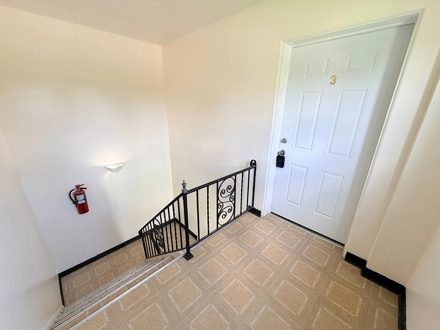 Now Showing: 1 Bedroom/1 Bathroom Apartment Located At 303 N Madison Ave. Unit 3 In Greenwood, In. — Photo 4