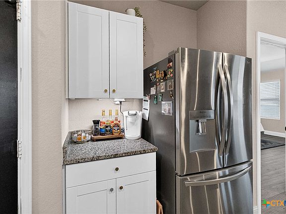 4th image of 908 Gerardia Ct