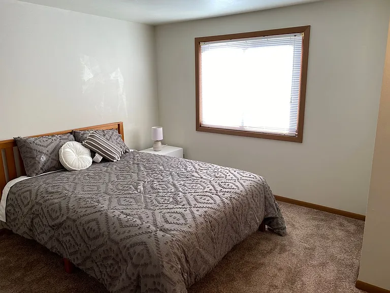 307 S Vine Ave — Photo 74