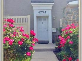 4073 S Four Mile Run Dr, Arlington, VA