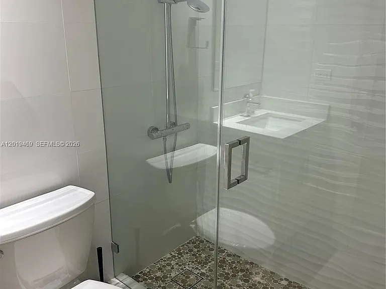 6039 Collins Ave #1221 — Photo 10
