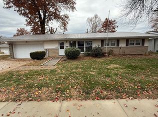 10 Rollin Hills Blvd, Effingham, IL 62401