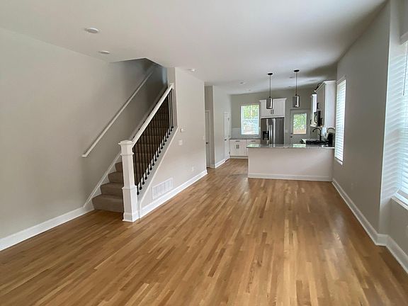2nd image of 436 Oakwood Ave