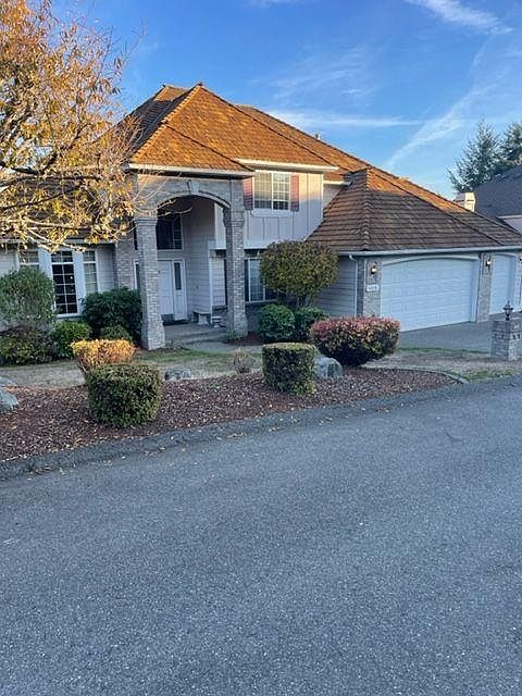 1st image of 4428 Country Club Dr NE