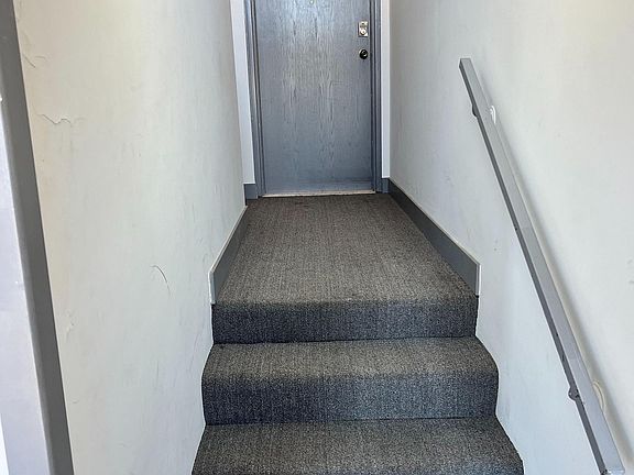 5th image of 4645 Jane St Unit 828