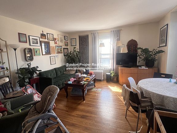 2nd image of 260 N Harvard St #1