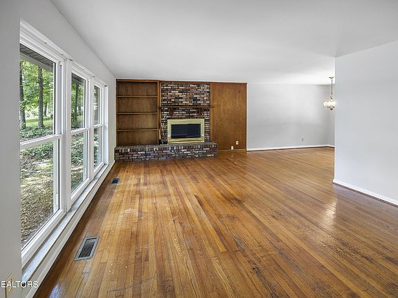 4th image of 7309 Toxaway Dr