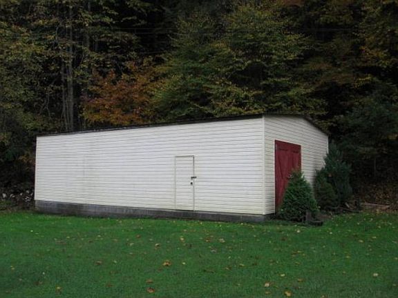 3rd image of 19120 Woodby Ln