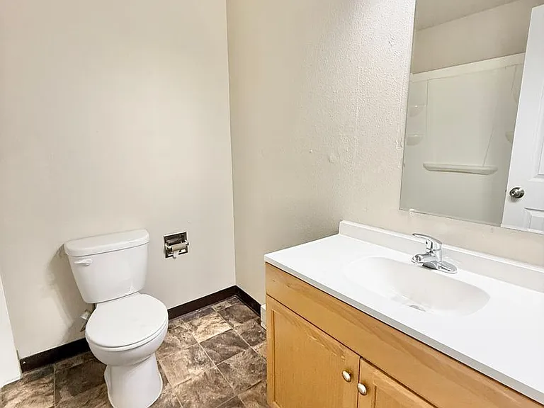 49 Royal Crest Dr. — Photo 9