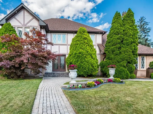 2029 Saint Andrews Pl, Mississauga, ON L5H 4E5
