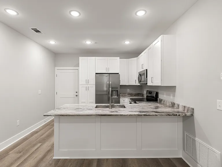 305 Okaloosa Ave — Photo 8