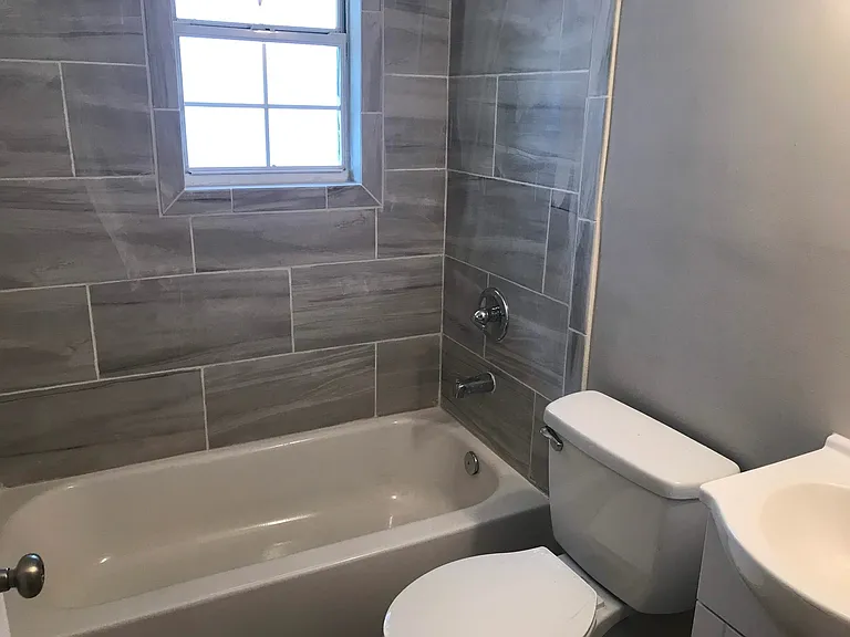 428 Broadway — Photo 5