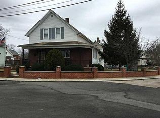 44 Adams Ave E, Riverside, RI 02915