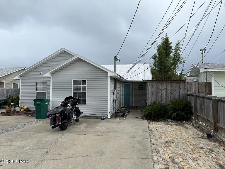 5731 Pinetree Ave — Photo 1