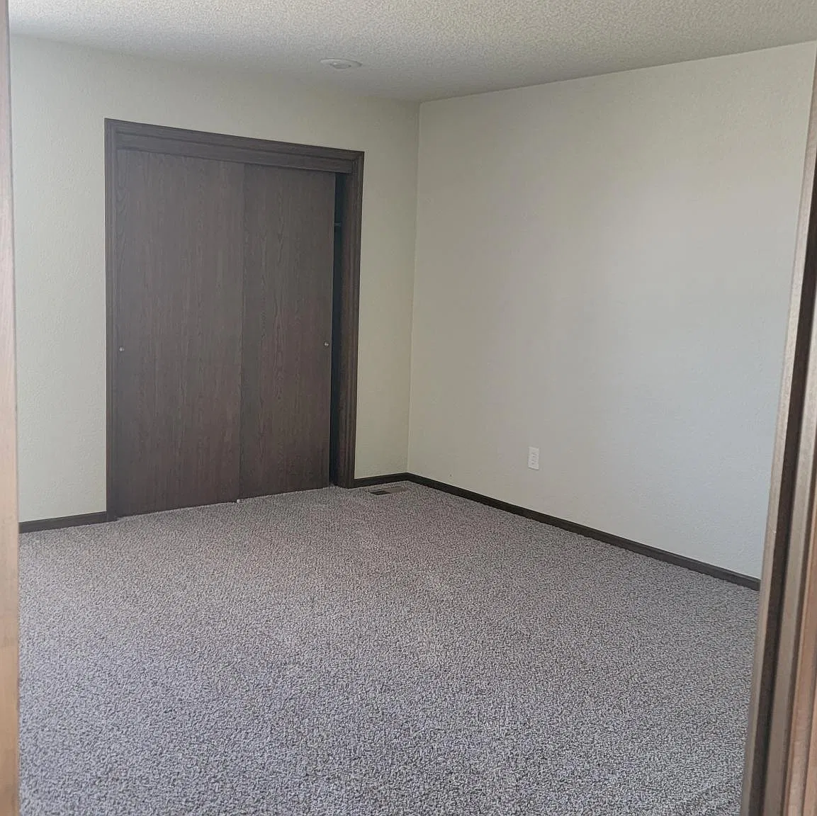 9214 W 75th Ter — Photo 3