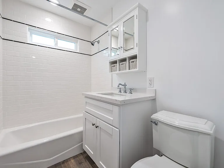 557 N Olive St #B — Photo 5