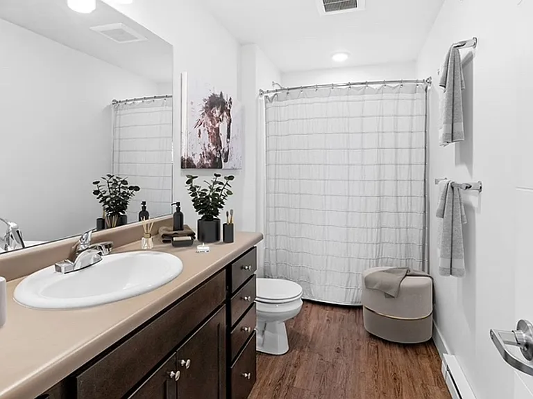 Creekside Apartments — Photo 48